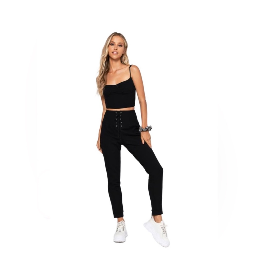 Know ones care skinny front lace up joggers Sz L